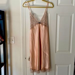 VICTORIA’S SECRET Silk Slip
